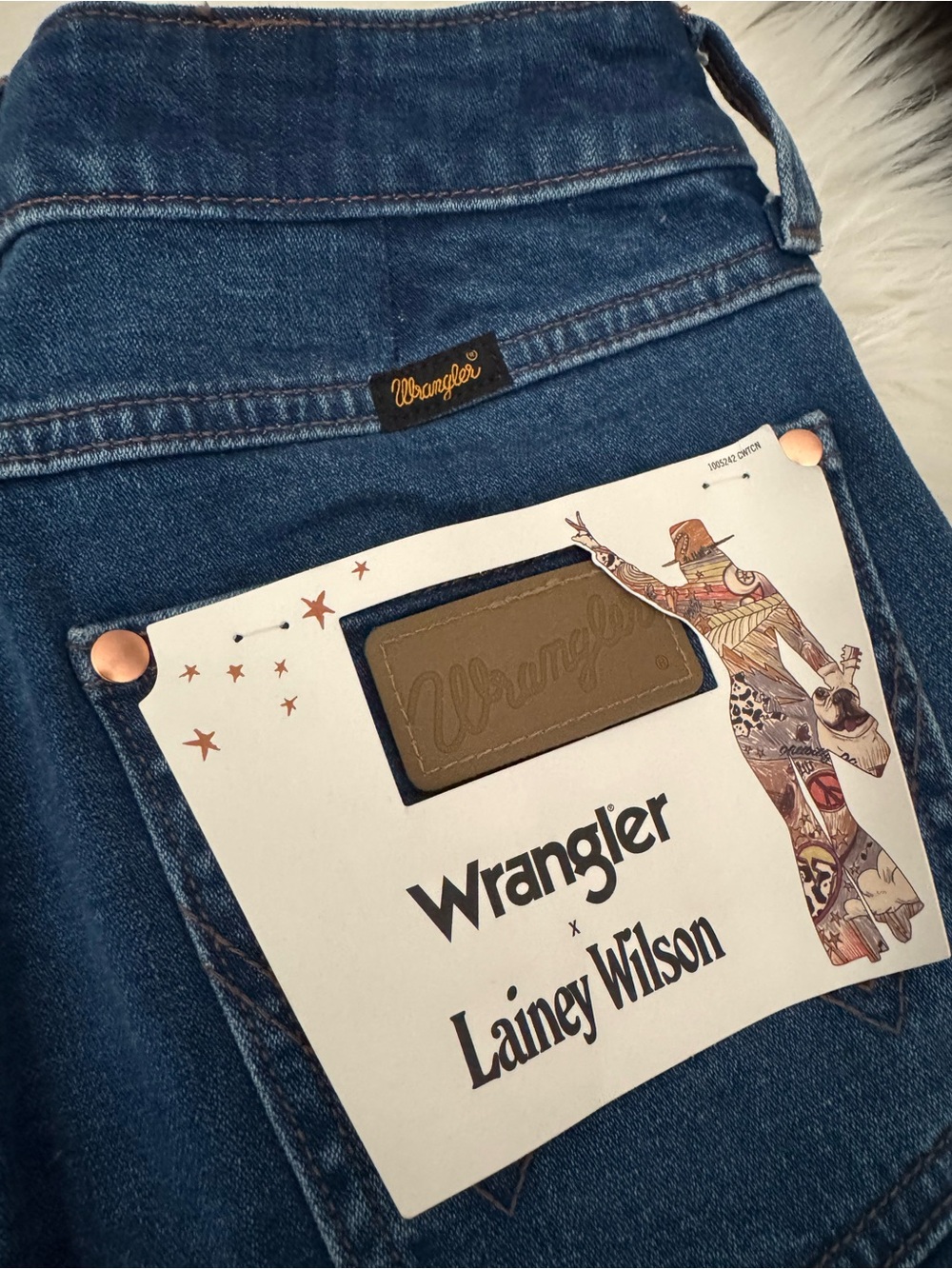 Wrangler x Lainey Wilson Dark Two Tone High Waist Bell Bottom Jeans 27 / 30 - Picture 3 of 7